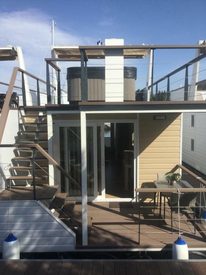 Ferienwohnung Floating Sea House Shark 1 Lucija Exterior foto